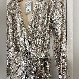 NWT - H&M Champagne Gold Sequin Wrap Mini Dress – Size L – New With Tags ✨